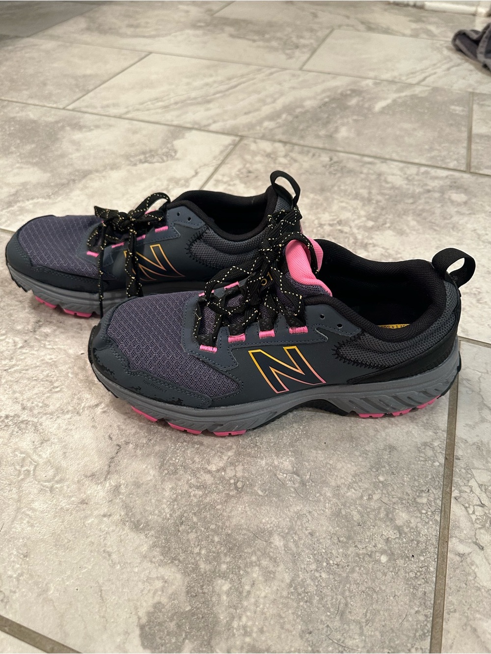 New Balance Women's Gray and Pink Athletic Sneakers with Gold Logo - Picture 2 of 6